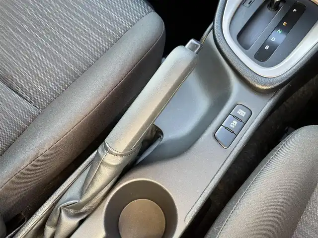 トヨタ ヤリス Z 三重県 2020(令2)年 2.8万km アバンギャルドブロンズメタリック 純正ディスプレイオーディオ（Bluetooth/AM/FM）/バックカメラ/ETC/プッシュスタート/スペアキー/シートヒーター（運転席/助手席）/イージーリターン機能（運転席）/セーフティセンス（プリクラッシュセーフティ/レーントレーシングアシスト/レーダークルーズコントロール/オートマチックヒビーム/ロードサインアシスト/セカンダリーコージョンアシスト/先行車発進告知）/フルLEDヘッドランプ/オートライト/買い物アシストシート（助手席）/シートバックポケット（助手席）シートアンダートレイ（助手席）/ローズメタリック加飾付革巻きステアリングホイール/ステアリングスイッチ（運転席/助手席）/LEDアンビエント照明（インサイドドアハンドル/コンソールボックス）/照明付バニティミラー（運転席/助手席）/ブラック大型リアスポイラー/フルLEDテールランプ/ピアノブラック加飾付デジタルメーター/カラーマルチインフォメーションディスプレイ/オートエアコン/ナノイー/アジャスタブルデッキボード