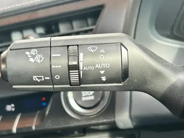 レクサス ＵＸ 富山県 2021(令3)年 1.7万km パール ワンオーナー/セーフティシステム＋/純正SDナビ/フルセグTV/Bluetooth接続/USB接続/AM/FMラジオ/Miracast/バックカメラ/360°カメラ/前後ドラレコ/BSM/D/N席パワーシート/D/N席シートヒーター/ヒートステアリング/オートホールド/アイドリングストップ/プッシュスタート/パワーバックドア/ACC/盗難防止/横滑り防止/衝突軽減