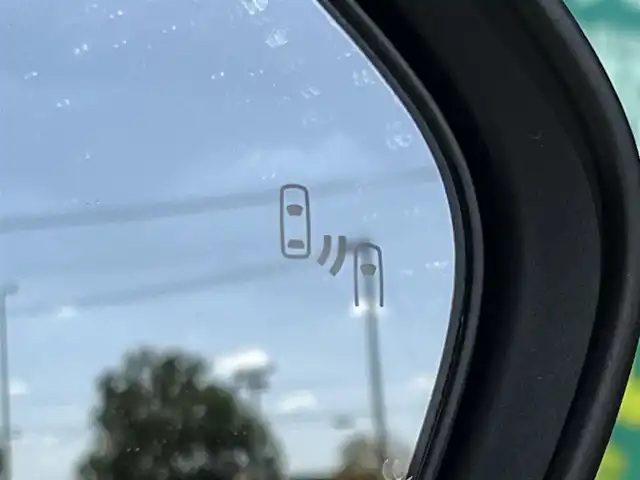 トヨタ プリウス A ツーリングセレクション 奈良県 2017(平29)年 3.2万km ホワイトパールクリスタルシャイン ワンオーナー/モデリスタフルエアロ/純正９インチナビ（DSZT-YC4T）/（フルセグ／ＢＴ／ＣＤ／ＤＶＤ）/レーダークルーズコントロール/ブラインドスポットモニター/パーキングアシスト/バックカメラ/前後コーナーセンサー/プリクラッシュセーフティ/レーンキープアシスト/レザーシート/前席シートヒーター/LEDヘッドライト/前方ドライブレコーダー（DRT-H66A）/ＥＴＣ2.0/純正17インチＡＷ/保証書/取り扱い説明書/スペアキーX1