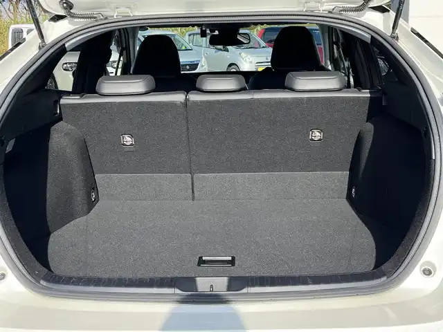 トヨタ プリウス A ツーリングセレクション 奈良県 2017(平29)年 3.2万km ホワイトパールクリスタルシャイン ワンオーナー/モデリスタフルエアロ/純正９インチナビ（DSZT-YC4T）/（フルセグ／ＢＴ／ＣＤ／ＤＶＤ）/レーダークルーズコントロール/ブラインドスポットモニター/パーキングアシスト/バックカメラ/前後コーナーセンサー/プリクラッシュセーフティ/レーンキープアシスト/レザーシート/前席シートヒーター/LEDヘッドライト/前方ドライブレコーダー（DRT-H66A）/ＥＴＣ2.0/純正17インチＡＷ/保証書/取り扱い説明書/スペアキーX1