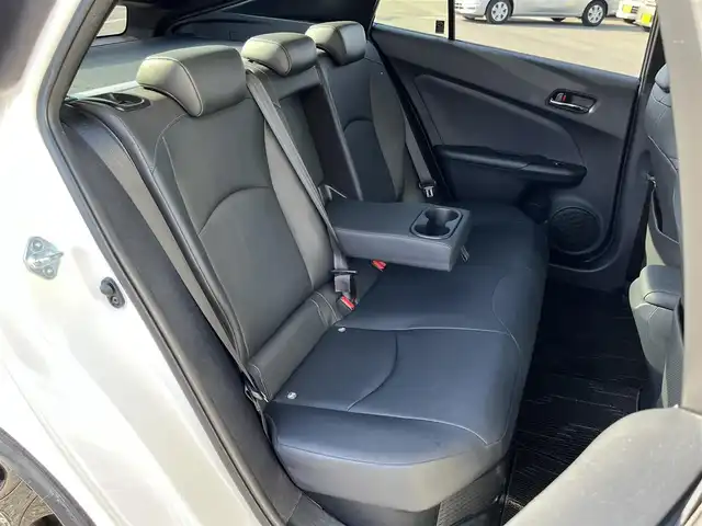 トヨタ プリウス A ツーリングセレクション 奈良県 2017(平29)年 3.2万km ホワイトパールクリスタルシャイン ワンオーナー/モデリスタフルエアロ/純正９インチナビ（DSZT-YC4T）/（フルセグ／ＢＴ／ＣＤ／ＤＶＤ）/レーダークルーズコントロール/ブラインドスポットモニター/パーキングアシスト/バックカメラ/前後コーナーセンサー/プリクラッシュセーフティ/レーンキープアシスト/レザーシート/前席シートヒーター/LEDヘッドライト/前方ドライブレコーダー（DRT-H66A）/ＥＴＣ2.0/純正17インチＡＷ/保証書/取り扱い説明書/スペアキーX1