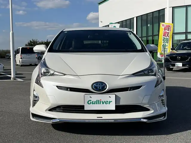 トヨタ プリウス A ツーリングセレクション 奈良県 2017(平29)年 3.2万km ホワイトパールクリスタルシャイン ワンオーナー/モデリスタフルエアロ/純正９インチナビ（DSZT-YC4T）/（フルセグ／ＢＴ／ＣＤ／ＤＶＤ）/レーダークルーズコントロール/ブラインドスポットモニター/パーキングアシスト/バックカメラ/前後コーナーセンサー/プリクラッシュセーフティ/レーンキープアシスト/レザーシート/前席シートヒーター/LEDヘッドライト/前方ドライブレコーダー（DRT-H66A）/ＥＴＣ2.0/純正17インチＡＷ/保証書/取り扱い説明書/スペアキーX1