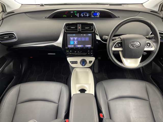 トヨタ プリウス A ツーリングセレクション 大阪府 2017(平29)年 3.2万km ホワイトパールクリスタルシャイン トヨタセーフティセンス/　・プリクラッシュセーフティ/　・レーンディパーチャーアラート/　・オートマチックハイビーム/　・レーダークルーズコントロール/モデリスタエアロ/純正メモリナビ/　　CD/DVD/BT/フルセグTV/バックカメラ/LEDオートライト/フォグランプ/合皮レザーシート/前席シートヒーター/純正17インチアルミホイール/ブラインドスポットモニター/ヘッドアップディスプレイ/パーキングサポート/クリアランスソナー/スマートキー/ビルトインETC