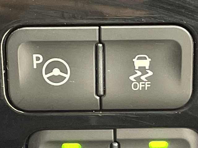 トヨタ プリウス A ツーリングセレクション 大阪府 2017(平29)年 3.2万km ホワイトパールクリスタルシャイン トヨタセーフティセンス/　・プリクラッシュセーフティ/　・レーンディパーチャーアラート/　・オートマチックハイビーム/　・レーダークルーズコントロール/モデリスタエアロ/純正メモリナビ/　　CD/DVD/BT/フルセグTV/バックカメラ/LEDオートライト/フォグランプ/合皮レザーシート/前席シートヒーター/純正17インチアルミホイール/ブラインドスポットモニター/ヘッドアップディスプレイ/パーキングサポート/クリアランスソナー/スマートキー/ビルトインETC