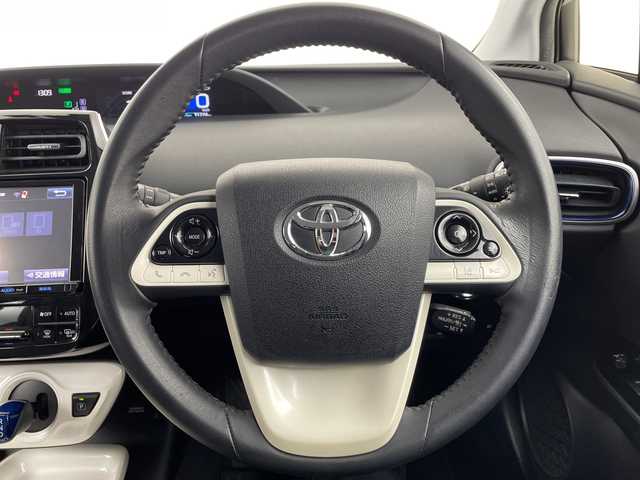 トヨタ プリウス A ツーリングセレクション 大阪府 2017(平29)年 3.2万km ホワイトパールクリスタルシャイン トヨタセーフティセンス/　・プリクラッシュセーフティ/　・レーンディパーチャーアラート/　・オートマチックハイビーム/　・レーダークルーズコントロール/モデリスタエアロ/純正メモリナビ/　　CD/DVD/BT/フルセグTV/バックカメラ/LEDオートライト/フォグランプ/合皮レザーシート/前席シートヒーター/純正17インチアルミホイール/ブラインドスポットモニター/ヘッドアップディスプレイ/パーキングサポート/クリアランスソナー/スマートキー/ビルトインETC