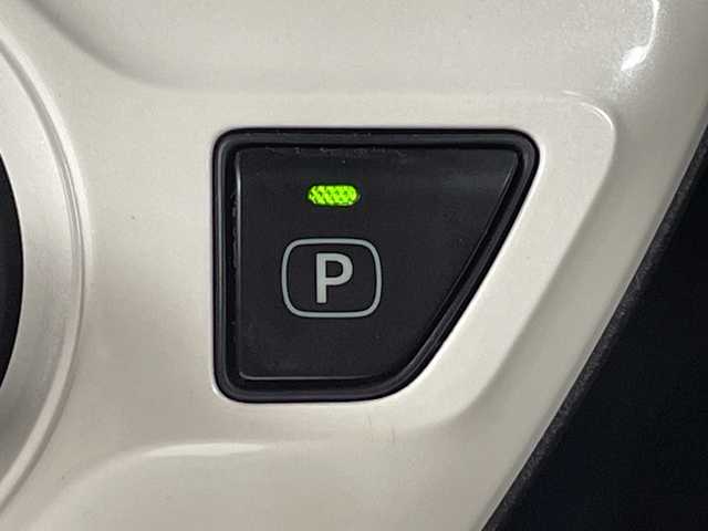 トヨタ プリウス A ツーリングセレクション 大阪府 2017(平29)年 3.2万km ホワイトパールクリスタルシャイン トヨタセーフティセンス/　・プリクラッシュセーフティ/　・レーンディパーチャーアラート/　・オートマチックハイビーム/　・レーダークルーズコントロール/モデリスタエアロ/純正メモリナビ/　　CD/DVD/BT/フルセグTV/バックカメラ/LEDオートライト/フォグランプ/合皮レザーシート/前席シートヒーター/純正17インチアルミホイール/ブラインドスポットモニター/ヘッドアップディスプレイ/パーキングサポート/クリアランスソナー/スマートキー/ビルトインETC