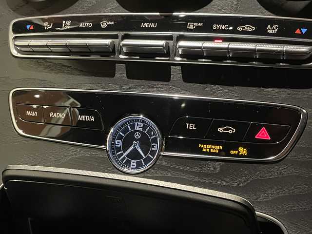 メルセデス・ベンツ Ｃ２００ ワゴンローレウスEDスポーツプラスP 宮城県 2021(令3)年 5.1万km モハーベシルバー レザーエクスクルーシブパッケージ/レーダーセーフティパッケージ/ヘッドアップディスプレイ/Burmesterサウンドシステム/パノラミックスライディングルーフ/純正ナビゲーションシステム/フルセグTV/360°カメラシステム/ブラックレザーシート/シートベンチレーション/シートヒーター/メモリ機能付きパワーシート/マルチビームLEDヘッドライト/オートマチックハイビーム/キーレスゴー/パワーバックドア/純正18インチAW/置くだけ充電器