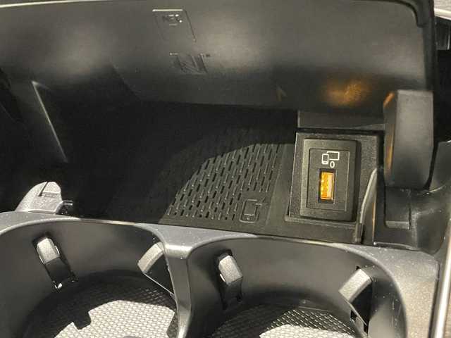 メルセデス・ベンツ Ｃ２００ ワゴンローレウスEDスポーツプラスP 宮城県 2021(令3)年 5.1万km モハーベシルバー レザーエクスクルーシブパッケージ/レーダーセーフティパッケージ/ヘッドアップディスプレイ/Burmesterサウンドシステム/パノラミックスライディングルーフ/純正ナビゲーションシステム/フルセグTV/360°カメラシステム/ブラックレザーシート/シートベンチレーション/シートヒーター/メモリ機能付きパワーシート/マルチビームLEDヘッドライト/オートマチックハイビーム/キーレスゴー/パワーバックドア/純正18インチAW/置くだけ充電器