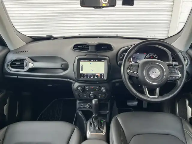 クライスラー・ジープ ジープ レネゲード リミテッド 高知県 2019(平31)年 7万km 黒 純正ナビ/　Bluetooth/フルセグ/　CD/DVD/AM/FM/ワンオーナー/バックカメラ/ビルトインETC/クルーズコントロール/ドライブレコーダー/プッシュスタート/スマートキー/パワーシート/シートヒーター/レザーシート/純正フロアマット/純正17インチアルミホイール/LEDヘッドライト/アイドリングストップ/MTモード付AT/ルーフレール/オートライト/盗難防止装置