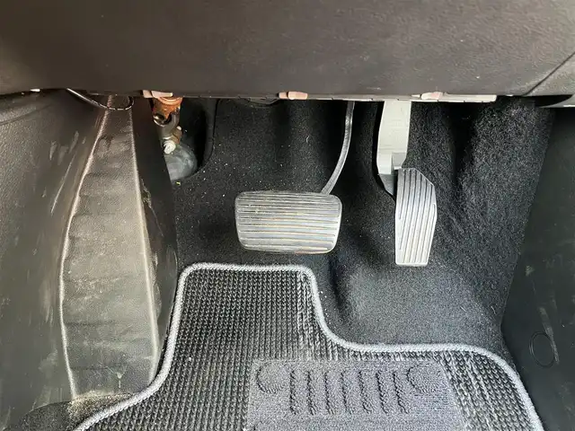 クライスラー・ジープ ジープ レネゲード リミテッド 高知県 2019(平31)年 7万km 黒 純正ナビ/　Bluetooth/フルセグ/　CD/DVD/AM/FM/ワンオーナー/バックカメラ/ビルトインETC/クルーズコントロール/ドライブレコーダー/プッシュスタート/スマートキー/パワーシート/シートヒーター/レザーシート/純正フロアマット/純正17インチアルミホイール/LEDヘッドライト/アイドリングストップ/MTモード付AT/ルーフレール/オートライト/盗難防止装置