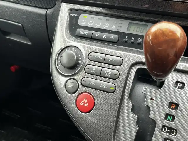 トヨタ ウィッシュ X NEOエディション 滋賀県 2005(平17)年 16.5万km ホワイトパールクリスタルシャイン 社外ステアリング/社外メモリーナビ/・CD/ワンセグ/USB/AUX/社外１５AW/ローダウン/キセノンライト/電動格納ミラー/ABS/フォグライト