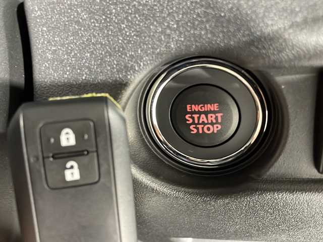 スズキ ジムニー XC 福岡県 2025(令7)年 0.1万km未満 ブルーイッシュブラックパール3 ワンオーナー　/クルーズコントロール/衝突軽減ブレーキ　/横滑り防止装置　/レーンキープアシスト　/後方コーナーセンサー　/ダウンヒルアシストコントロール　/プッシュスタートボタン　/スマートキー/アイドリングストップ/LEDヘッドライト　/純正アルミホイル/社外フロアマット/背面タイヤ/取扱説明書・記録簿・保証書
