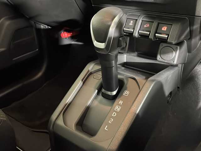 スズキ ジムニー XC 福岡県 2025(令7)年 0.1万km未満 ブルーイッシュブラックパール3 ワンオーナー　/クルーズコントロール/衝突軽減ブレーキ　/横滑り防止装置　/レーンキープアシスト　/後方コーナーセンサー　/ダウンヒルアシストコントロール　/プッシュスタートボタン　/スマートキー/アイドリングストップ/LEDヘッドライト　/純正アルミホイル/社外フロアマット/背面タイヤ/取扱説明書・記録簿・保証書