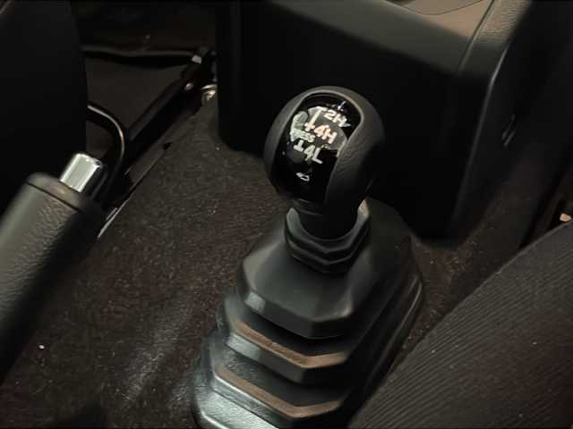 スズキ ジムニー XC 福岡県 2025(令7)年 0.1万km未満 ブルーイッシュブラックパール3 ワンオーナー　/クルーズコントロール/衝突軽減ブレーキ　/横滑り防止装置　/レーンキープアシスト　/後方コーナーセンサー　/ダウンヒルアシストコントロール　/プッシュスタートボタン　/スマートキー/アイドリングストップ/LEDヘッドライト　/純正アルミホイル/社外フロアマット/背面タイヤ/取扱説明書・記録簿・保証書