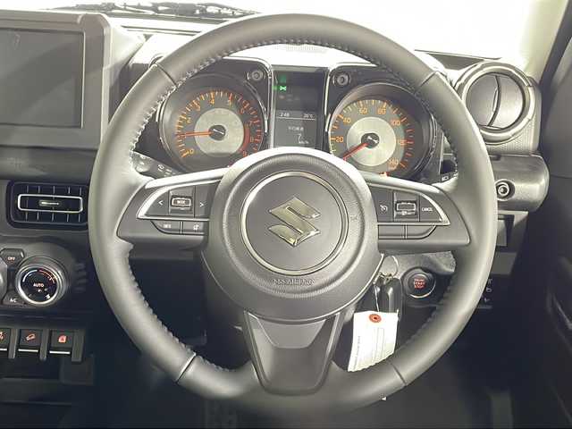 スズキ ジムニー XC 福岡県 2025(令7)年 0.1万km未満 ブルーイッシュブラックパール3 ワンオーナー　/クルーズコントロール/衝突軽減ブレーキ　/横滑り防止装置　/レーンキープアシスト　/後方コーナーセンサー　/ダウンヒルアシストコントロール　/プッシュスタートボタン　/スマートキー/アイドリングストップ/LEDヘッドライト　/純正アルミホイル/社外フロアマット/背面タイヤ/取扱説明書・記録簿・保証書