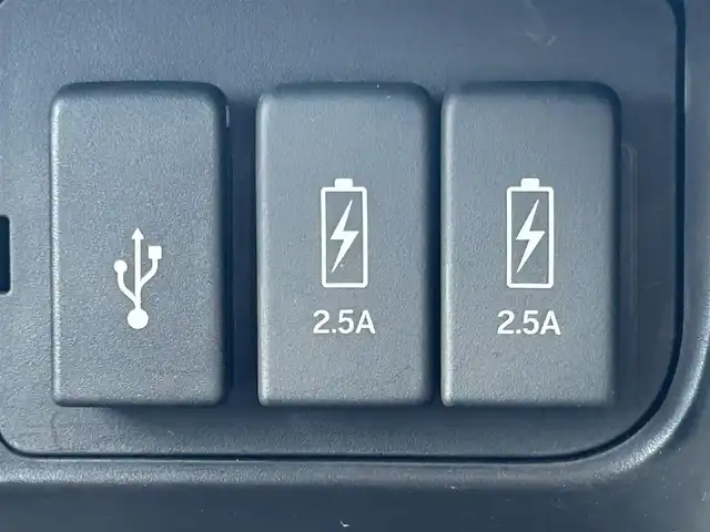 ホンダ Ｎ ＢＯＸ カスタム L ターボ 福島県 2023(令5)年 2.5万km プラチナホワイトパール ターボ/Honda SENSING/・衝突軽減ブレーキ/・オートハイビーム/・誤発進抑制機能/・後方誤発進抑制機能/・路外逸脱警報機能/・車線維持支援システム/・歩行者事故低減ステアリング/・先行車発進お知らせ機能/・標識認識機能/バックカメラ/ビルトインETC/ドライブレコーダー/ステアリングスイッチ/レーダークルーズコントロール/パドルシフト/両側パワースライドドア/横滑り防止機能/レーンキープアシスト/パーキングアシスト/ベンチシート/ハーフレザーシート/前席シートヒーター/LEDヘッドライト（AUTO機能付き）/フォグランプ/ヘッドライトレベライザー/コーナーセンサー/純正フロアマット/ドアバイザー