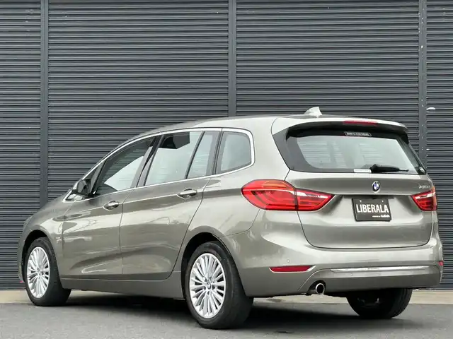ＢＭＷ ２１８ｄ グランツアラー ラグジュアリー 茨城県 2018(平30)年 4万km ベージュ コンフォートＰKG　/パーキングアシストＰKG　/コンフォートアクセス　/ＰＷテールゲート　/黒革　/シートヒーター　/Ｍ付ＰＷシート　/インテリジェントＳＦＴ　/ＬＤＷ　/ナビ　/Ｂカメラ　/ＰＤＣ　/ＢＴ　/ＵＳＢ　/ＤＶＤ　/ＬＥＤ/ETC2.0/禁煙車