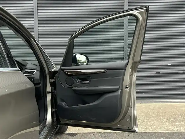ＢＭＷ ２１８ｄ グランツアラー ラグジュアリー 茨城県 2018(平30)年 4万km ベージュ コンフォートＰKG　/パーキングアシストＰKG　/コンフォートアクセス　/ＰＷテールゲート　/黒革　/シートヒーター　/Ｍ付ＰＷシート　/インテリジェントＳＦＴ　/ＬＤＷ　/ナビ　/Ｂカメラ　/ＰＤＣ　/ＢＴ　/ＵＳＢ　/ＤＶＤ　/ＬＥＤ/ETC2.0/禁煙車