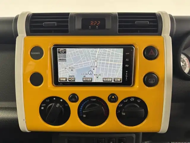 トヨタ ＦＪクルーザー オフロードパッケージ 愛知県 2012(平24)年 12.4万km イエロー/ホワイト ４ＷＤ　/サイドステップ/ルーフラック/クルーズコントロール　/フォグ　/リアデフロック　/クロールコントロール　/ナビＮＨＢＡ－Ｗ６２Ｇ　/バックカメラ　/ＥＴＣ　/ステアスイッチ　/ＵＳＢ　/リモコンキー　/フルセグＴＶ　/サイド、カーテンエアバック　/背面タイヤ