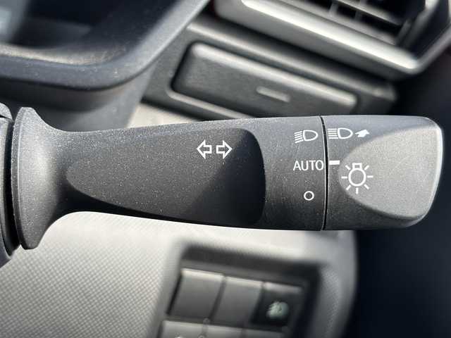 トヨタ ライズ G 滋賀県 2022(令4)年 4.9万km ファイアークォーツレッドM 9型ディスプレイオーディオ/(Bluetooth/Applecarplay)/スマートアシスト/・衝突軽減ブレーキ/・レーンキープアシスト/・先行車発進告知/・標識認識/ステアリングアシスト/コーナーセンサー/ビルトインETC/前後ドラレコ/電動パーキング/ブレーキホールド/LEDオートライト/オートハイビーム/フォグ/電動格納ミラー/S-PDL