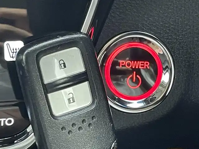 ホンダ ヴェゼル ハイブリッド Z ホンダセンシング 茨城県 2020(令2)年 3.6万km クリスタルブラックパール 純正ナビ/バックカメラ/フルセグ/衝突被害軽減ブレーキ/車線逸脱抑制装置/レーダークルーズコントロール/ETC/ドラレコ/シートヒーター/純正17インチAW/LEDヘッドライト/スマートキー