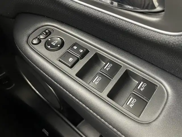 ホンダ ヴェゼル ハイブリッド Z ホンダセンシング 茨城県 2020(令2)年 3.6万km クリスタルブラックパール 純正ナビ/バックカメラ/フルセグ/衝突被害軽減ブレーキ/車線逸脱抑制装置/レーダークルーズコントロール/ETC/ドラレコ/シートヒーター/純正17インチAW/LEDヘッドライト/スマートキー