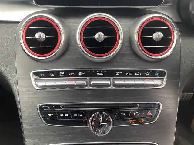 メルセデス・ベンツ Ｃ２００ 4マチック AVG AMGライン 栃木県 2017(平29)年 8.5万km イリジウムシルバー レーダーセーフティパッケージ/Burmesterサウンド/8.4インチディスプレイCOMANDシステムナビ/フルセグTV/DVD/Bluetooth/バックカメラ/DSRC ETC/前後ドライブレコーダー/レザーARTICOシート/シートヒーター/パワーシート/レーダークルーズコントロール/パドルシフト/純正ベースキャリア積込/社外17インチAW+スタッドレスタイヤ積込/エアサス/スマートキー×2