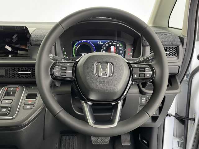 ホンダ ステップワゴン eHEV エアー EX 長野県 2025(令7)年 0.1千km プラチナホワイトパール ホンダセンシング/横滑り防止/衝突被害軽減/路外逸脱抑制機能/踏み間違え防止衝突被害軽減システム/レーンキープアシスト/ブラインドスポットモニター/両側パワスラ/パドルシフト/ステアリングスイッチ/二列目サンシェード/前後コーナーセンサー/クルーズコントロール追従走行有/前席シートヒーター/電動リアゲート/LEDヘッドライト/スペアキー1本