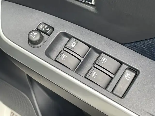 ダイハツ トール カスタムG ターボ 千葉県 2022(令4)年 2.4万km パールホワイトⅢ 純正9インチディスプレイオーディオ/(フルセグTV/BT/FM/AM)/全周囲カメラ/ドライブレコーダー前後/電子制御パーキング/ブレーキホールド/衝突被害軽減システム/車線逸脱警報/レーダークルーズコントロール/両側パワースライドドア/横滑り防止装置/ビルトインETC/アイドリングストップ/LEDヘッドライト/フォグランプ/オートライト/ウィンカーミラー/電動格納ミラー/純正15インチAW/プッシュスタート/スマートキー/フロアマット