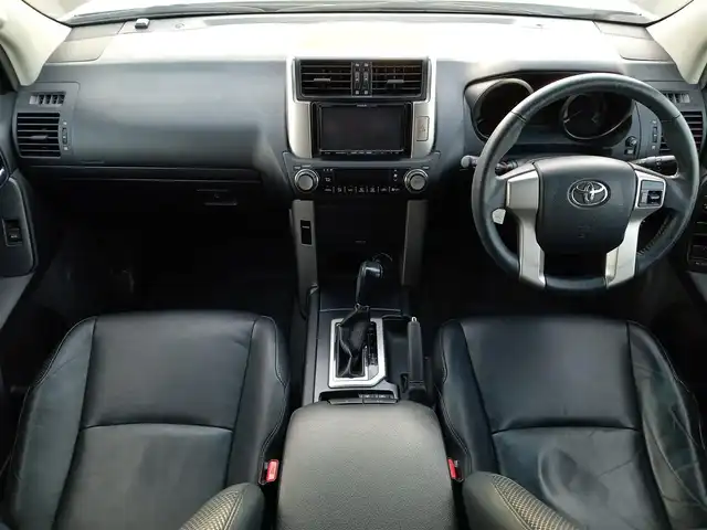 トヨタ ランドクルーザー プラド TX Lパッケージ 福井県 2011(平23)年 9.7万km ホワイトパールクリスタルシャイン 4WD/社外HDDナビ（CN-HW860D）/・（ワンセグTV/CD/DVD/Bluetooth）/バックカメラ/電動格納サードシート/クルーズコントロール/前後コーナーセンサー/前席シートヒーター/前席パワーシート/ETC/エンジンスタートボタン/純正フロアマット/オートライト/スマートキー