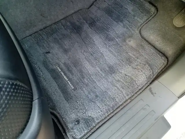 トヨタ ランドクルーザー プラド TX Lパッケージ 福井県 2011(平23)年 9.7万km ホワイトパールクリスタルシャイン 4WD/社外HDDナビ（CN-HW860D）/・（ワンセグTV/CD/DVD/Bluetooth）/バックカメラ/電動格納サードシート/クルーズコントロール/前後コーナーセンサー/前席シートヒーター/前席パワーシート/ETC/エンジンスタートボタン/純正フロアマット/オートライト/スマートキー