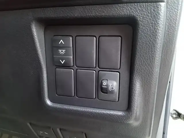 トヨタ ランドクルーザー プラド TX Lパッケージ 福井県 2011(平23)年 9.7万km ホワイトパールクリスタルシャイン 4WD/社外HDDナビ（CN-HW860D）/・（ワンセグTV/CD/DVD/Bluetooth）/バックカメラ/電動格納サードシート/クルーズコントロール/前後コーナーセンサー/前席シートヒーター/前席パワーシート/ETC/エンジンスタートボタン/純正フロアマット/オートライト/スマートキー