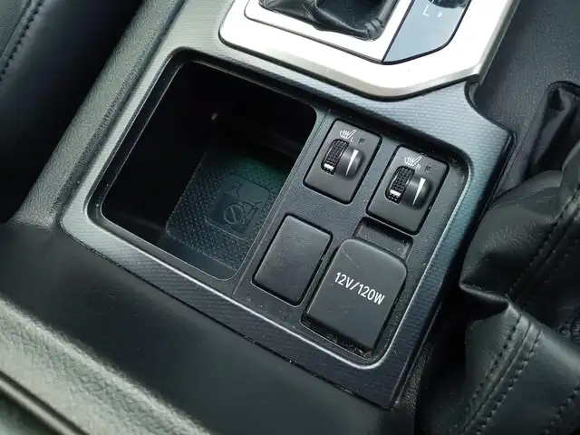 トヨタ ランドクルーザー プラド TX Lパッケージ 福井県 2011(平23)年 9.7万km ホワイトパールクリスタルシャイン 4WD/社外HDDナビ（CN-HW860D）/・（ワンセグTV/CD/DVD/Bluetooth）/バックカメラ/電動格納サードシート/クルーズコントロール/前後コーナーセンサー/前席シートヒーター/前席パワーシート/ETC/エンジンスタートボタン/純正フロアマット/オートライト/スマートキー