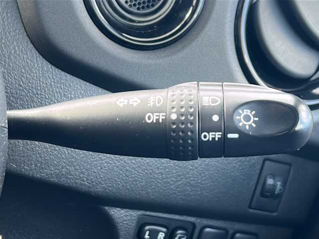 トヨタ ｂＢ Z エアロパッケージ 愛知県 2010(平22)年 6.6万km ホワイト ・禁煙車/・純正HDDナビTV/・バックカメラ/・ETC/・純正１５インチアルミ/・電動格納ミラー/・ドアバイザー/・フロアマット/・新車保証書/・取扱説明書