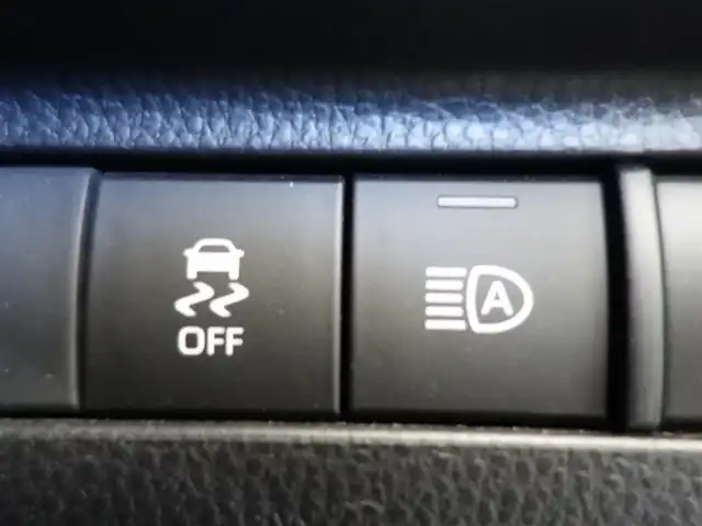 トヨタ ハリアー G 静岡県 2023(令5)年 3.1万km プラチナホワイトパールマイカ ワンオーナー・禁煙車/セーフティーセンス/　プリクラッシュセーフティー/　レーダークルーズコントロール/　ロードサインアシスト/　ドライバー異常時タイオウ/　レーントレーシングアシスト/　アダプティブハイビーム/　カーブ速度抑制/LEDヘッドライト/デジタルインナーミラー/パワーバックドア/運転席パワーシート/8インチコネクティッドナビ対応/　ディスプレイオーディオ/　地デジ・USB・アップルカープレイ/　バックカメラ・ビルトインETC2.0/純正フロアマット