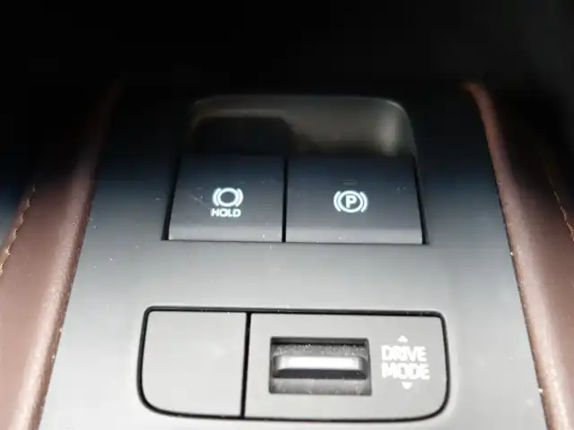 トヨタ ハリアー G 静岡県 2023(令5)年 3.1万km プラチナホワイトパールマイカ ワンオーナー・禁煙車/セーフティーセンス/　プリクラッシュセーフティー/　レーダークルーズコントロール/　ロードサインアシスト/　ドライバー異常時タイオウ/　レーントレーシングアシスト/　アダプティブハイビーム/　カーブ速度抑制/LEDヘッドライト/デジタルインナーミラー/パワーバックドア/運転席パワーシート/8インチコネクティッドナビ対応/　ディスプレイオーディオ/　地デジ・USB・アップルカープレイ/　バックカメラ・ビルトインETC2.0/純正フロアマット