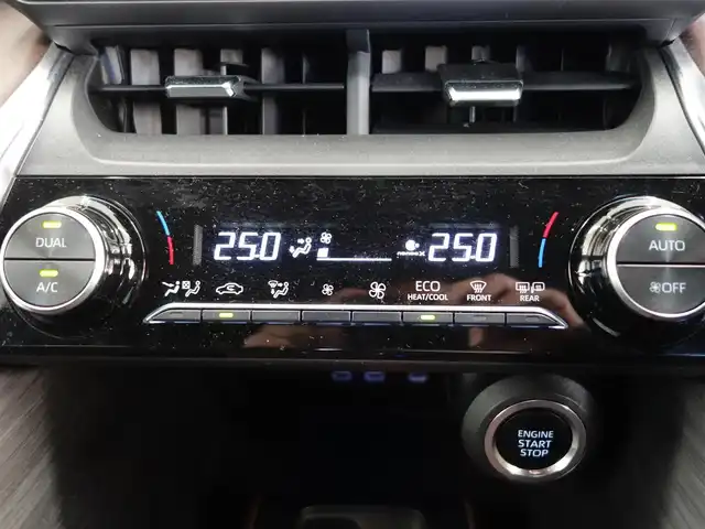 トヨタ ハリアー G 静岡県 2023(令5)年 3.1万km プラチナホワイトパールマイカ ワンオーナー・禁煙車/セーフティーセンス/　プリクラッシュセーフティー/　レーダークルーズコントロール/　ロードサインアシスト/　ドライバー異常時タイオウ/　レーントレーシングアシスト/　アダプティブハイビーム/　カーブ速度抑制/LEDヘッドライト/デジタルインナーミラー/パワーバックドア/運転席パワーシート/8インチコネクティッドナビ対応/　ディスプレイオーディオ/　地デジ・USB・アップルカープレイ/　バックカメラ・ビルトインETC2.0/純正フロアマット