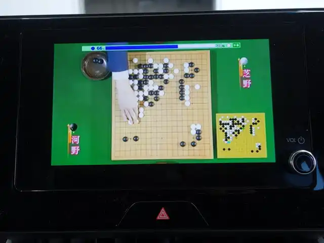 トヨタ ハリアー G 静岡県 2023(令5)年 3.1万km プラチナホワイトパールマイカ ワンオーナー・禁煙車/セーフティーセンス/　プリクラッシュセーフティー/　レーダークルーズコントロール/　ロードサインアシスト/　ドライバー異常時タイオウ/　レーントレーシングアシスト/　アダプティブハイビーム/　カーブ速度抑制/LEDヘッドライト/デジタルインナーミラー/パワーバックドア/運転席パワーシート/8インチコネクティッドナビ対応/　ディスプレイオーディオ/　地デジ・USB・アップルカープレイ/　バックカメラ・ビルトインETC2.0/純正フロアマット