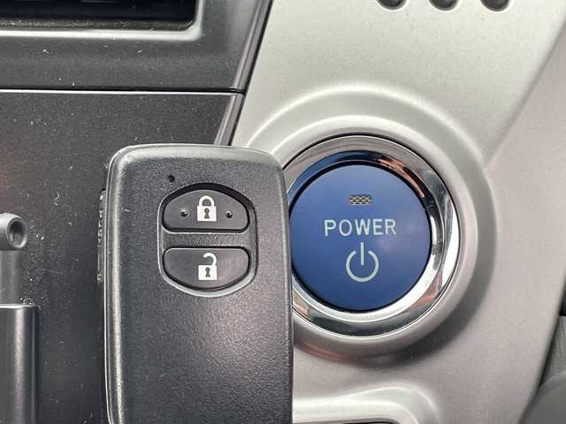 トヨタ プリウス α G 愛知県 2012(平24)年 5.5万km ホワイトパールクリスタルシャイン 純正8型ナビ/バックカメラ/純正アルミホイール/ＥＴＣ/LEDヘッドライト/ドライブレコーダー/フルセグ/CD DVD/Bluetooth/ステアリングスイッチ/スマートキー/プッシュスタート