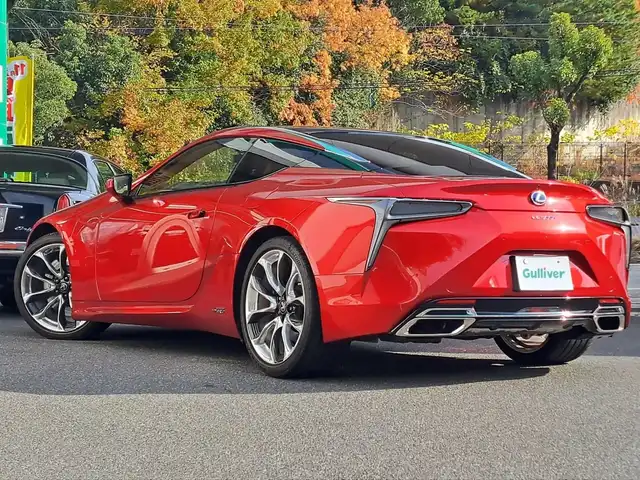 レクサス ＬＣ 500h Lパッケージ 大阪府 2020(令2)年 0.7万km ラディアントレッドコントラストレイヤリング /禁煙車//ワンオーナー//メーカーオプション/・有償色ラディアントコントラストレイヤリング(3T5)/・マークレビンソンオーディオ/・カラーヘッドアップディスプレイ/・鍛造21インチアルミ・ランフラットタイヤ//純正メモリナビ/・フルセグTV・Bluetooth・CD・DVD・AM・FM・SD・AUX・USB//バックカメラ//オーカー内装色//セミアニリン本革シート//前席シートヒーター・エアシート//運転席メモリー付パワーシート//レーダークルーズコントロール//ブラインドスポットモニター//レーンキープアシスト//タイヤ空気圧警告システム//クリアランスソナー//ガラスルーフ//ビルトインETC2.0//ステアリングヒーター//プッシュスタート//スペアキー//保証書//取扱説明書