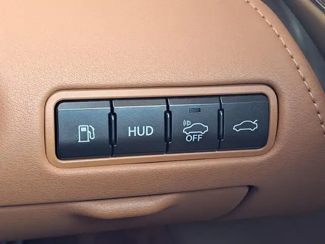 レクサス ＬＣ 500h Lパッケージ 大阪府 2020(令2)年 0.7万km ラディアントレッドコントラストレイヤリング /禁煙車//ワンオーナー//メーカーオプション/・有償色ラディアントコントラストレイヤリング(3T5)/・マークレビンソンオーディオ/・カラーヘッドアップディスプレイ/・鍛造21インチアルミ・ランフラットタイヤ//純正メモリナビ/・フルセグTV・Bluetooth・CD・DVD・AM・FM・SD・AUX・USB//バックカメラ//オーカー内装色//セミアニリン本革シート//前席シートヒーター・エアシート//運転席メモリー付パワーシート//レーダークルーズコントロール//ブラインドスポットモニター//レーンキープアシスト//タイヤ空気圧警告システム//クリアランスソナー//ガラスルーフ//ビルトインETC2.0//ステアリングヒーター//プッシュスタート//スペアキー//保証書//取扱説明書