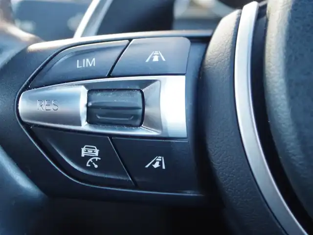 ＢＭＷ ３２０ｉ Mスポーツ 埼玉県 2019(平31)年 2.7万km アルピンホワイトⅢ アダプティブクルーズコントロール/インテリジェントセーフティ/パークディスタンスコントロール/ブラインドスポットモニター/コンフォートアクセス/バックカメラ/純正ナビ/ドラレコ/ETC/シートヒーター/シートポジションメモリー機能/スタッドレスタイヤ