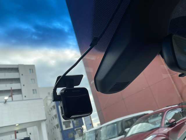 ホンダ フィット ハイブリット Lパッケージ 宮崎県 2015(平27)年 9.1万km アラバスターシルバーメタリック 純正メモリーナビ/ワンセグテレビ/バックカメラ/クルーズコントロール/プッシュスタート/ETC/CDチェンジャー/パワーウインドウ/パワーステアリング/スマートキー/純正フロアマット/純正アルミホイール