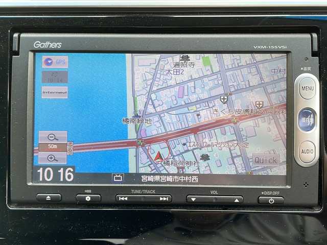 ホンダ フィット ハイブリット Lパッケージ 宮崎県 2015(平27)年 9.1万km アラバスターシルバーメタリック 純正メモリーナビ/ワンセグテレビ/バックカメラ/クルーズコントロール/プッシュスタート/ETC/CDチェンジャー/パワーウインドウ/パワーステアリング/スマートキー/純正フロアマット/純正アルミホイール