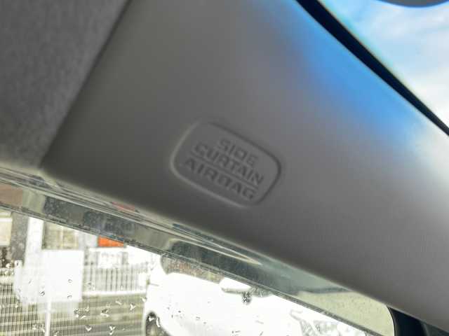 ホンダ フィット ハイブリット Lパッケージ 宮崎県 2015(平27)年 9.1万km アラバスターシルバーメタリック 純正メモリーナビ/ワンセグテレビ/バックカメラ/クルーズコントロール/プッシュスタート/ETC/CDチェンジャー/パワーウインドウ/パワーステアリング/スマートキー/純正フロアマット/純正アルミホイール