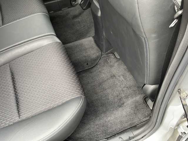 ホンダ フィット ハイブリット Lパッケージ 宮崎県 2015(平27)年 9.1万km アラバスターシルバーメタリック 純正メモリーナビ/ワンセグテレビ/バックカメラ/クルーズコントロール/プッシュスタート/ETC/CDチェンジャー/パワーウインドウ/パワーステアリング/スマートキー/純正フロアマット/純正アルミホイール