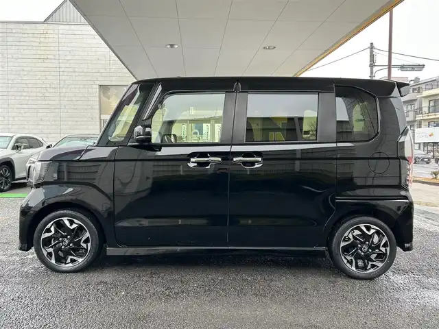 ホンダ Ｎ ＢＯＸ カスタム G L ターボ ホンダセンシング 兵庫県 2019(令1)年 1.9万km クリスタルブラックパール /ワンオーナー//純正8インチプレミアムインターナビ（VXU-195NBi）//地デジ/DVD/BT/USB/Apple Car Play//ステアリングリモコン//バックカメラ//ドライブレコーダー前後//両側パワースライドドア//ビルトインETC//純正15インチAW//ハーフレザーシート//オートLEDヘッドランプ//LEDフォグランプ//R2/3/4/6年点検記録簿//ACC//CMBS警告//先行車発進お知らせ//路外逸脱抑制システム//レーンキープアシストシステム//標識認識機能//ハイビームアシスト