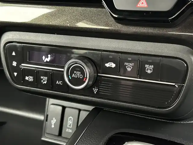 ホンダ Ｎ ＢＯＸ カスタム G L ターボ ホンダセンシング 兵庫県 2019(令1)年 1.9万km クリスタルブラックパール /ワンオーナー//純正8インチプレミアムインターナビ（VXU-195NBi）//地デジ/DVD/BT/USB/Apple Car Play//ステアリングリモコン//バックカメラ//ドライブレコーダー前後//両側パワースライドドア//ビルトインETC//純正15インチAW//ハーフレザーシート//オートLEDヘッドランプ//LEDフォグランプ//R2/3/4/6年点検記録簿//ACC//CMBS警告//先行車発進お知らせ//路外逸脱抑制システム//レーンキープアシストシステム//標識認識機能//ハイビームアシスト