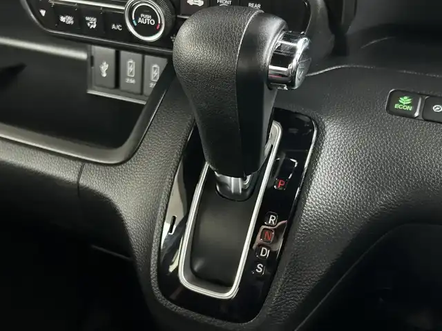 ホンダ Ｎ ＢＯＸ カスタム G L ターボ ホンダセンシング 兵庫県 2019(令1)年 1.9万km クリスタルブラックパール /ワンオーナー//純正8インチプレミアムインターナビ（VXU-195NBi）//地デジ/DVD/BT/USB/Apple Car Play//ステアリングリモコン//バックカメラ//ドライブレコーダー前後//両側パワースライドドア//ビルトインETC//純正15インチAW//ハーフレザーシート//オートLEDヘッドランプ//LEDフォグランプ//R2/3/4/6年点検記録簿//ACC//CMBS警告//先行車発進お知らせ//路外逸脱抑制システム//レーンキープアシストシステム//標識認識機能//ハイビームアシスト