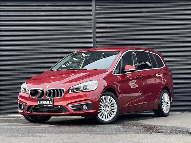 ＢＭＷ ２１８ｄ グランツアラー ラグジュアリー 山梨県 2015(平27)年 5.2万km 赤 純正メモリナビ/・DVD/CD/FM/AM/Bluetooth/バックカメラ/クルーズコントロール/革巻きステアリング/ステアリングリモコン/シートヒーター（D席+N席）/パワーシート（D席+N席）/黒色レザーシート/前後コーナーセンサー/LEDヘッドライト/オートライト/オートエアコン/スマートキー/プッシュスタート/12V電源/純正17インチアルミホイール/取扱説明書/保証書